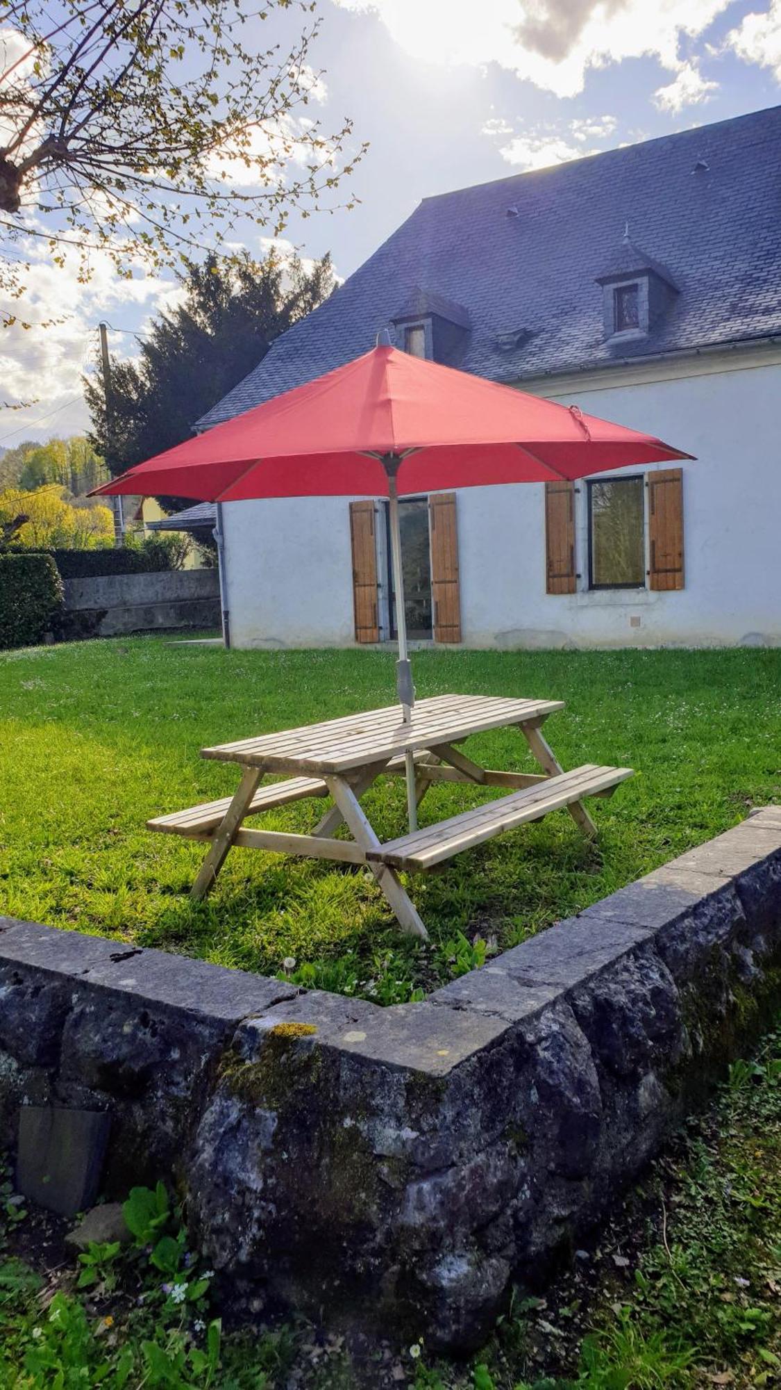 La Bergerie, Maison Spacieuse Avec Grand Jardin, Vue Sur Les Pyrenees Lourdes Luaran gambar